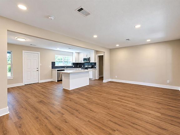 5th image of 1310 Dudley St