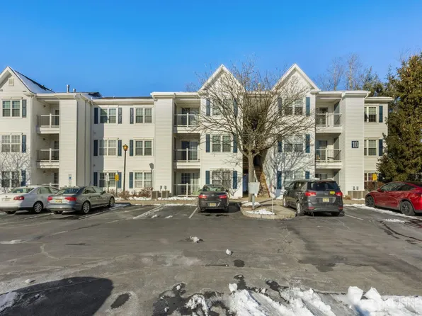 1036 Waterford Dr, Edison, NJ 08817