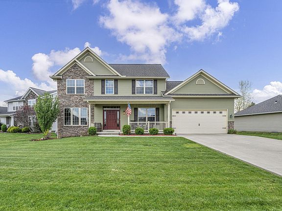2nd image of 27 Fieldcrest Dr