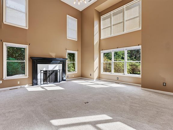 3rd image of 102 Powder Mill Ct