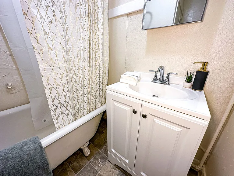 Casa Del Rey Apartments — Photo 16