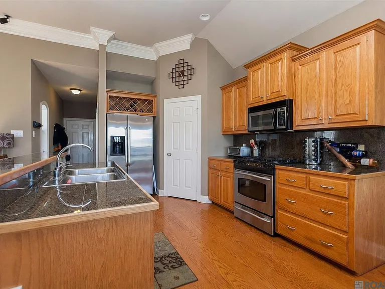 10743 Hillbrook Ave — Photo 27