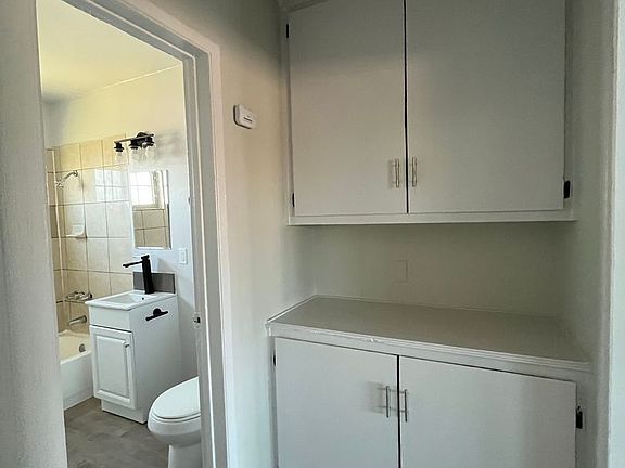 3rd image of 1212 W 96th St APT 7