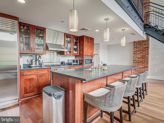 4th image of 1600 Clarendon Blvd #W312