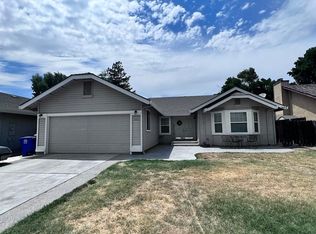 2011 Berkeley Dr, Los Banos, CA 93635