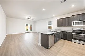 3 bed, 2.0 bath, 1576 sqft, $1,850 — Photo 2
