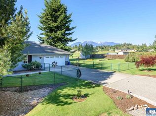 100 Stephanie Lee Pl, Port Angeles, WA 98362