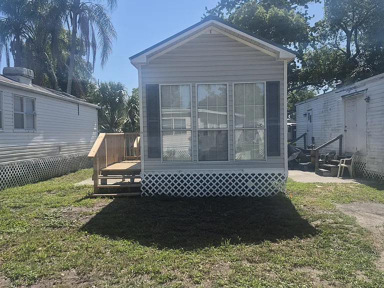 5318 Edgewater Dr — Photo 1