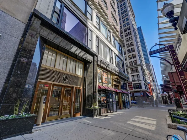 5 N Wabash Ave APT 702, Chicago, IL 60602