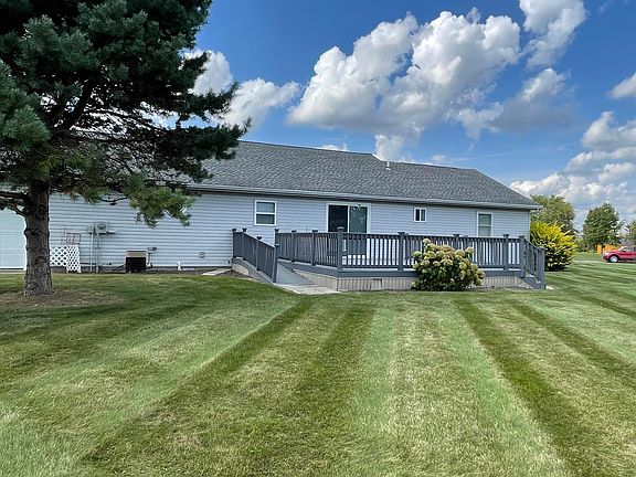 3rd image of 304 Thames Ct