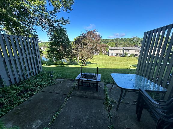 4th image of 779 Watersedge Dr