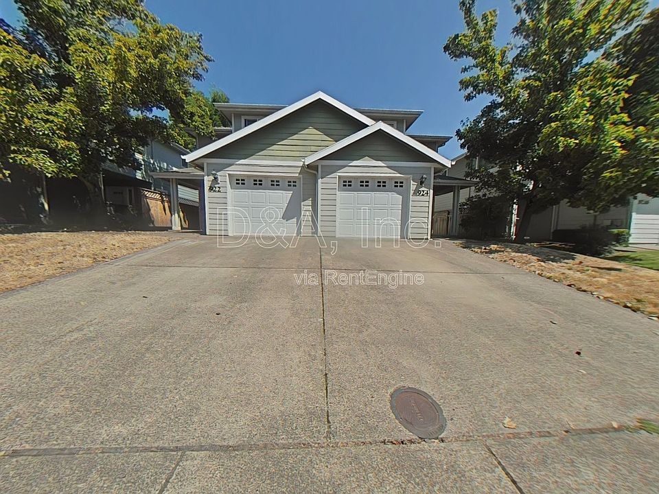 1st image of 922 NW Anjni Cir