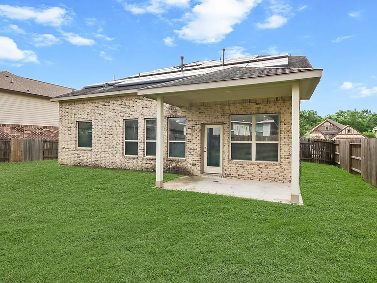 702 S Galley Dr — Photo 7