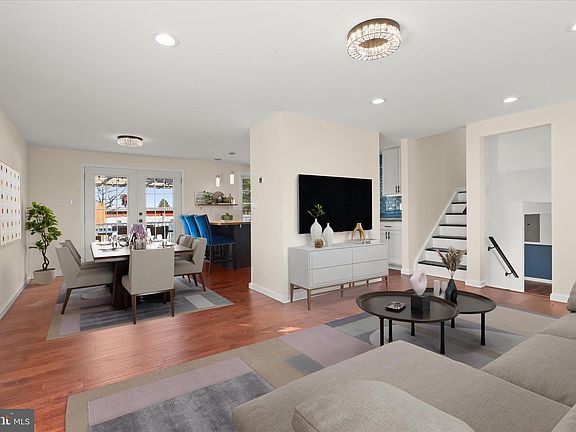 3rd image of 6 New Kent Ct