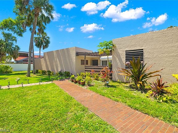 2nd image of 909 Big Pine Way