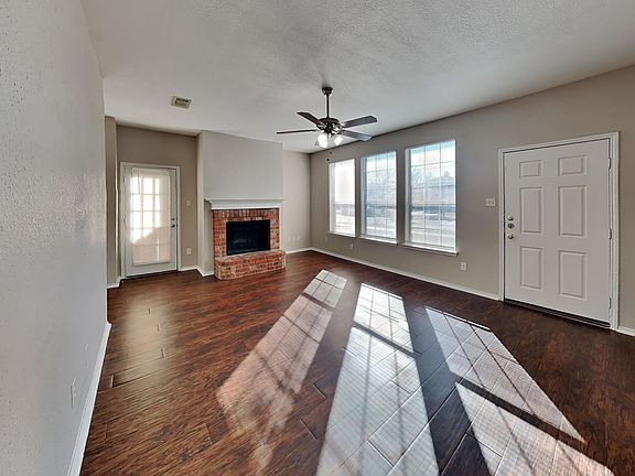 5th image of 1005 McKavett Dr