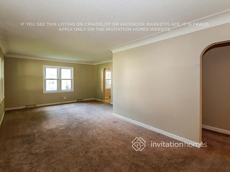 3940 3rd St NE — Photo 3