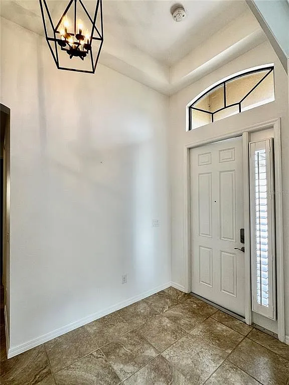 3 bed, 2.0 bath, 1990 sqft, $3,400 — Photo 4