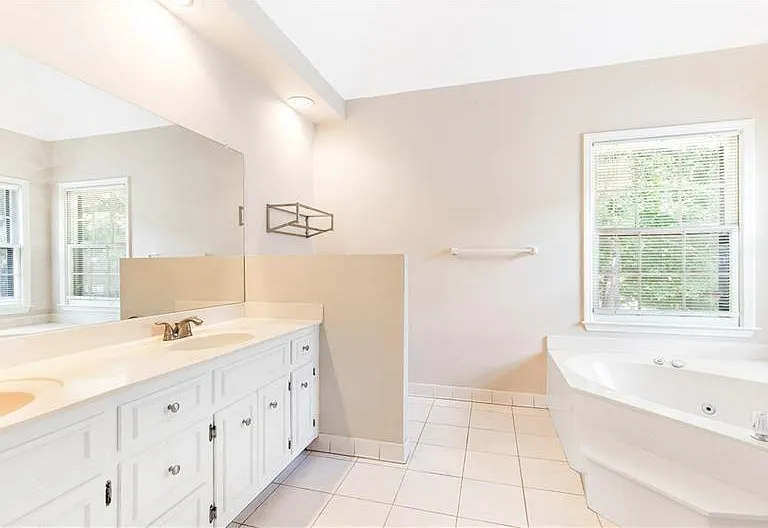 919 Bridgegate Dr NE — Photo 47
