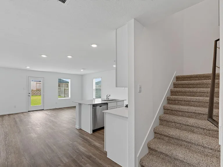 40818 Hawthorne Glades St — Photo 27
