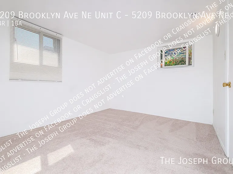 5209 Brooklyn Ave NE #C — Photo 10