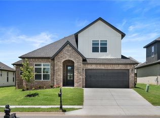 1101 Mammoth St, Centerton, AR 72713