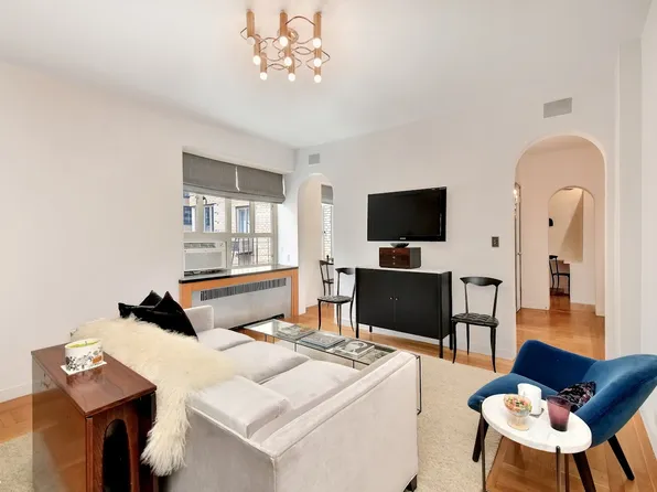 165 West 20th Street 6F image 2 of 8