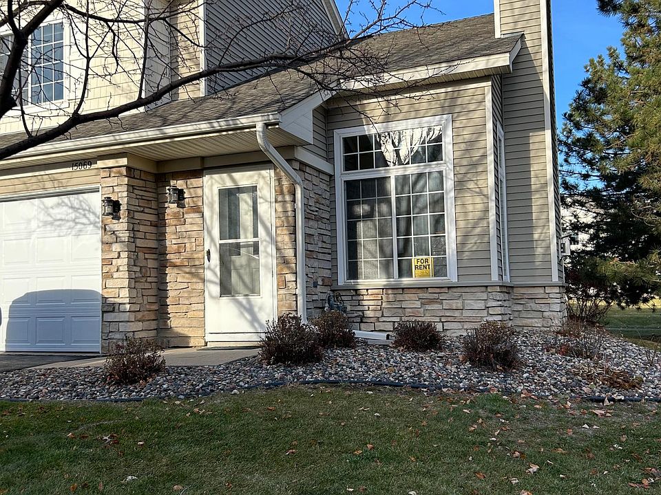 Front view of townhome. Has 2 car garage with new garage door.
