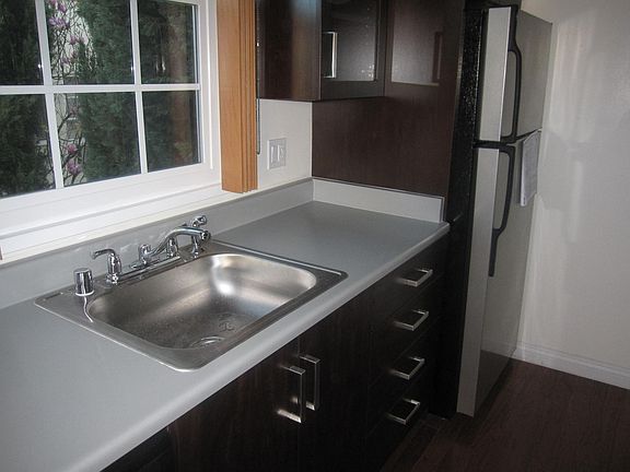 4th image of 1015 N Doheny Dr APT 1