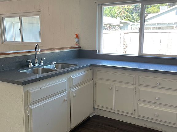 4th image of 1275 N Sanderson Ave #B