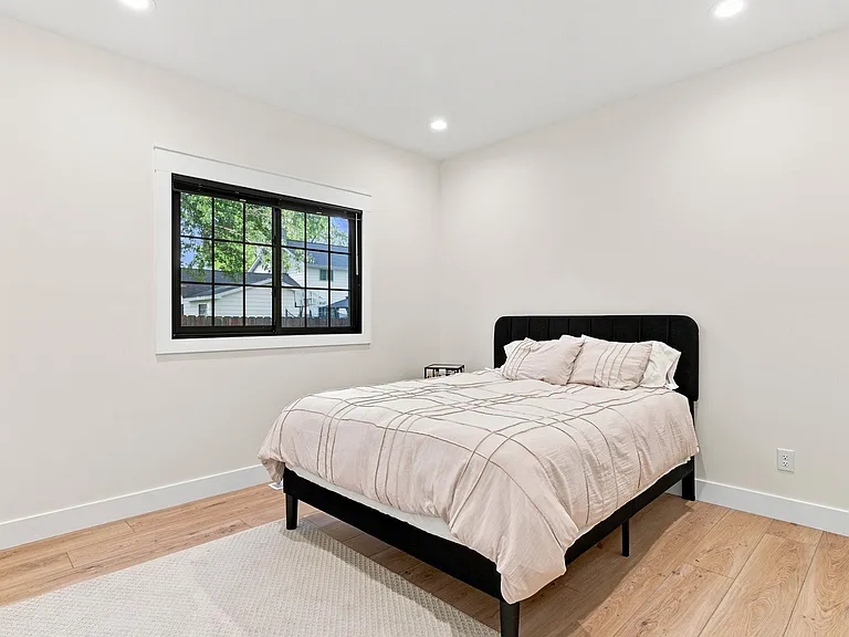 3117 Maplewood Dr — Photo 25