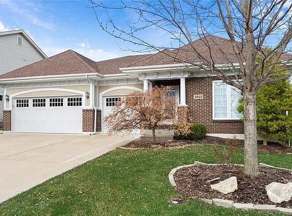 3rd image of 1033 Durham Garden Dr