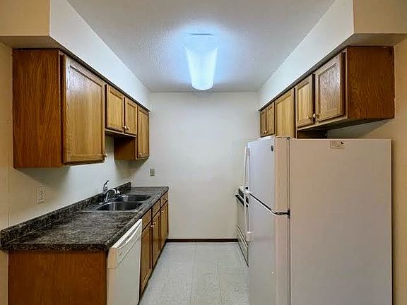 2nd image of 301 University Ave SE APT 305
