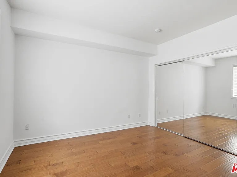 325 Arnaz Dr #201 — Photo 15