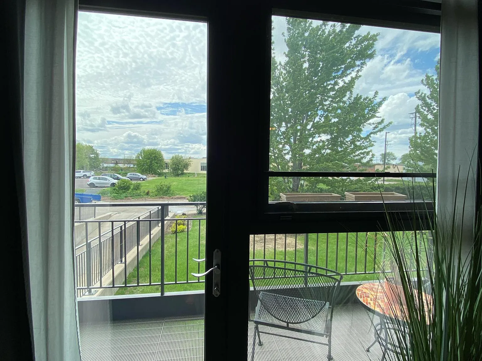 1 bed, 889 sqft, $2,000 — Photo 2