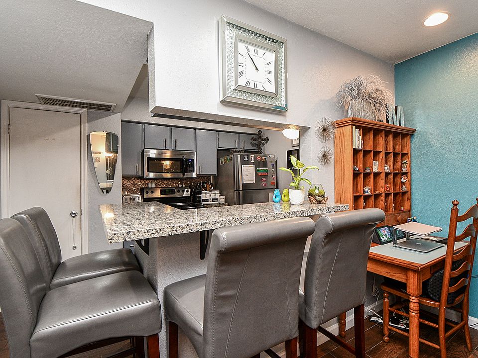 Breakfast Bar to Kitchen