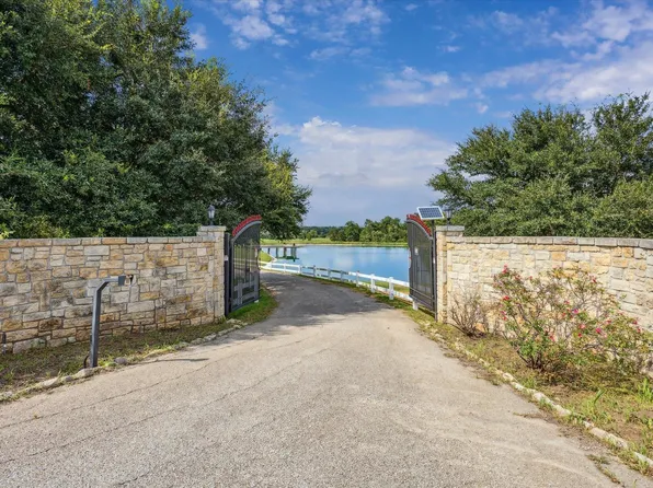 3824 Fm 949 Rd, Sealy, TX 77474