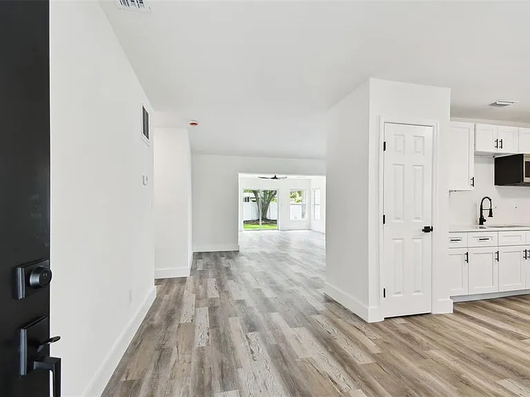 4461 Shore Acres Blvd NE — Photo 4