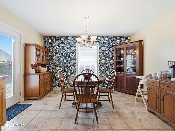 3rd image of 312 Frederick Rd