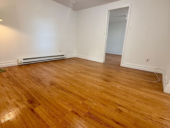 3rd image of 485 Antietam Dr #1