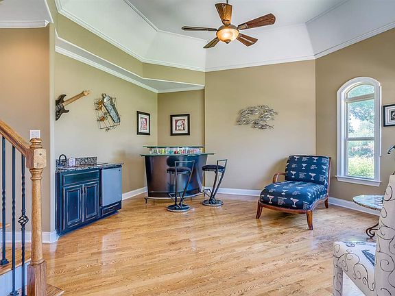 5th image of 230 Fair Meadows Ln