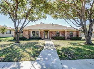 1754 Clarendon Dr, Lewisville, TX 75067