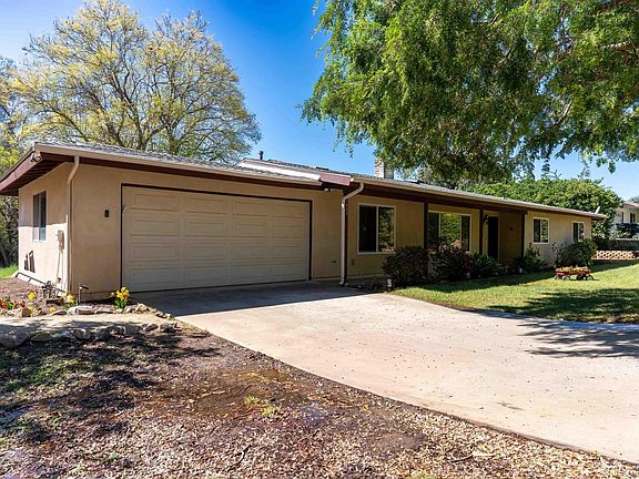 3rd image of 1027 Pepper Tree Ln