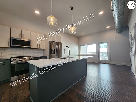 4th image of 1801 2nd Ave #412