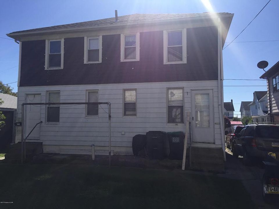 2nd image of 222 W Green St