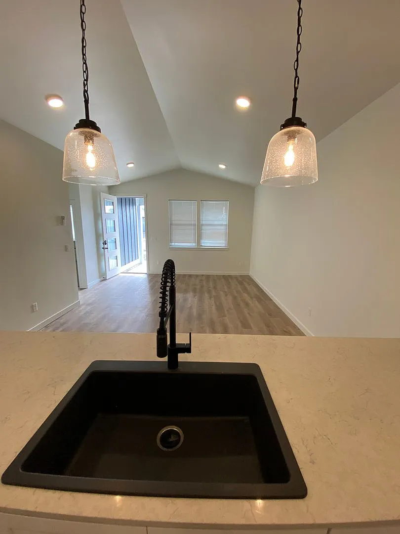 New Home for Lease ! 3br 3ba — Photo 3