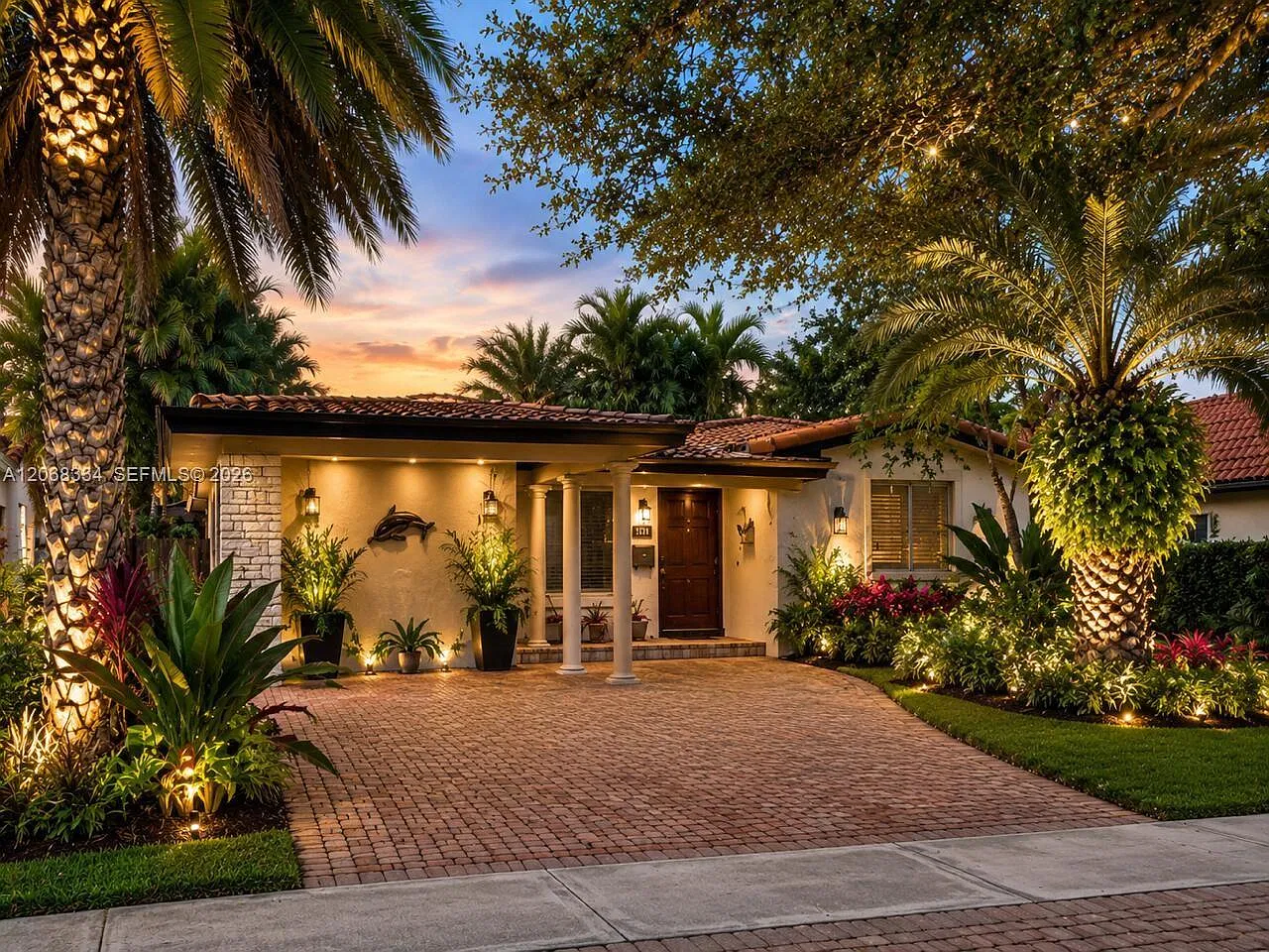 Hollywood Lakes Section — Photo 1