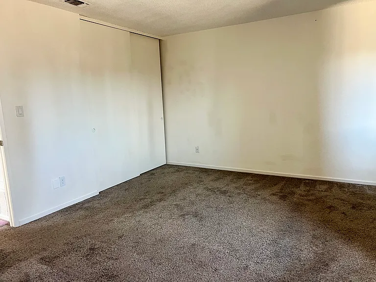518 Gold St — Photo 2