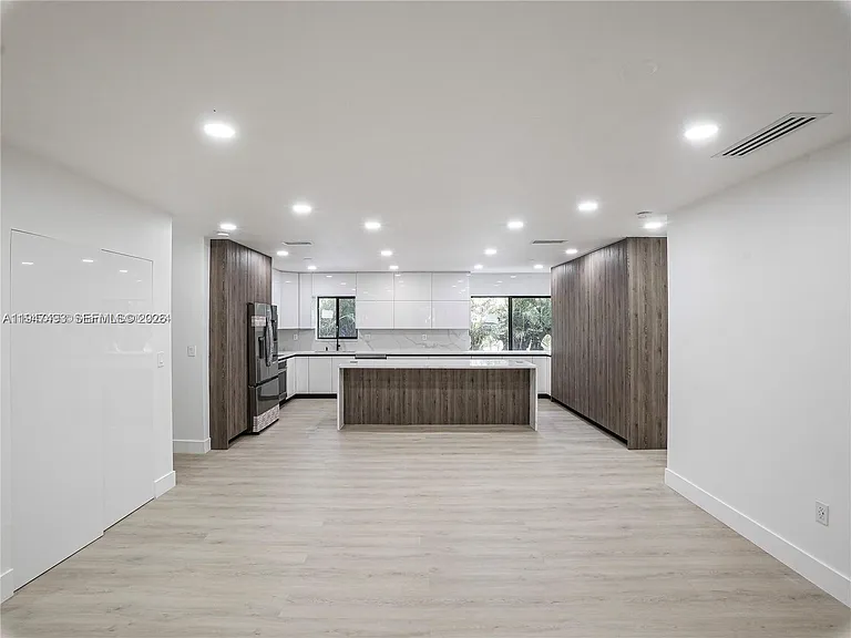 530 NE 91st St — Photo 11