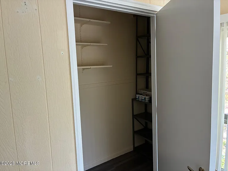 131 Amberly Dr #J — Photo 10